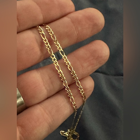 Gold Figaro Chain - Picture 2 of 4